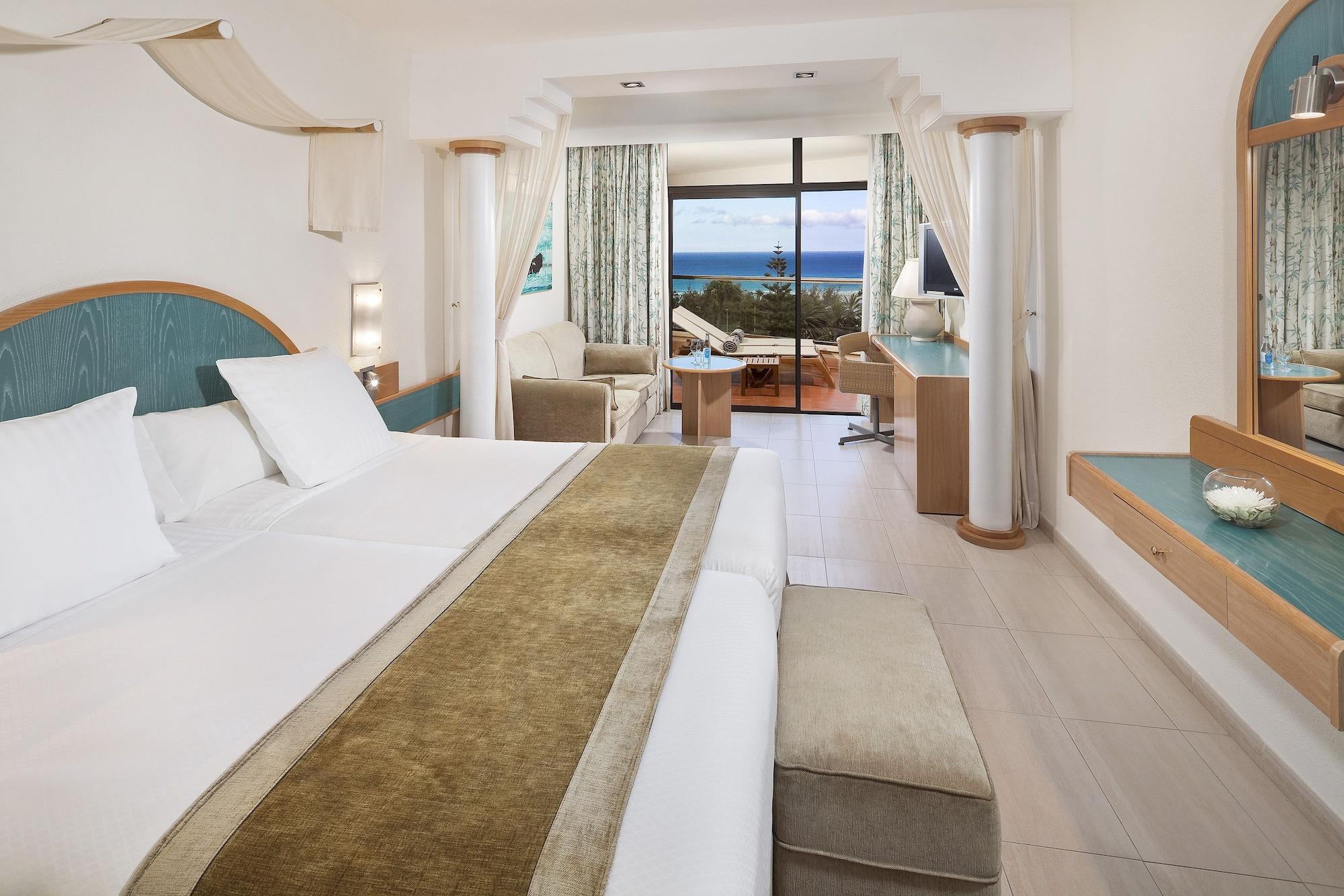 ホテル メリア フエルテベンチュラ コスタ・カルマ エクステリア 写真 A typical room at the resort