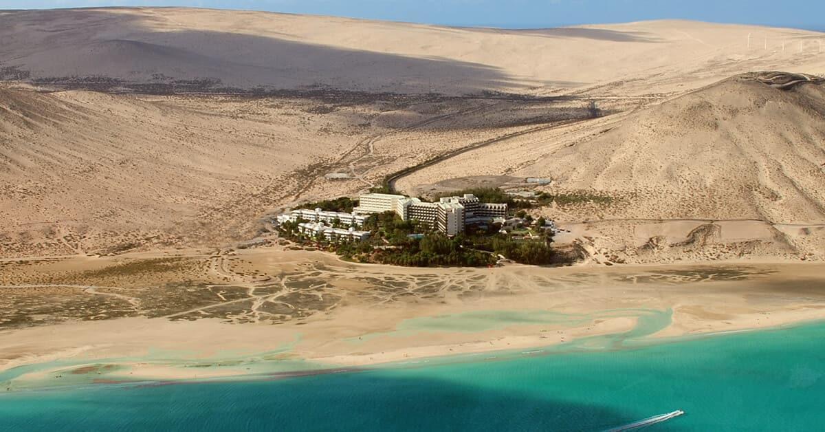 ホテル メリア フエルテベンチュラ コスタ・カルマ エクステリア 写真 Aerial view of the resort